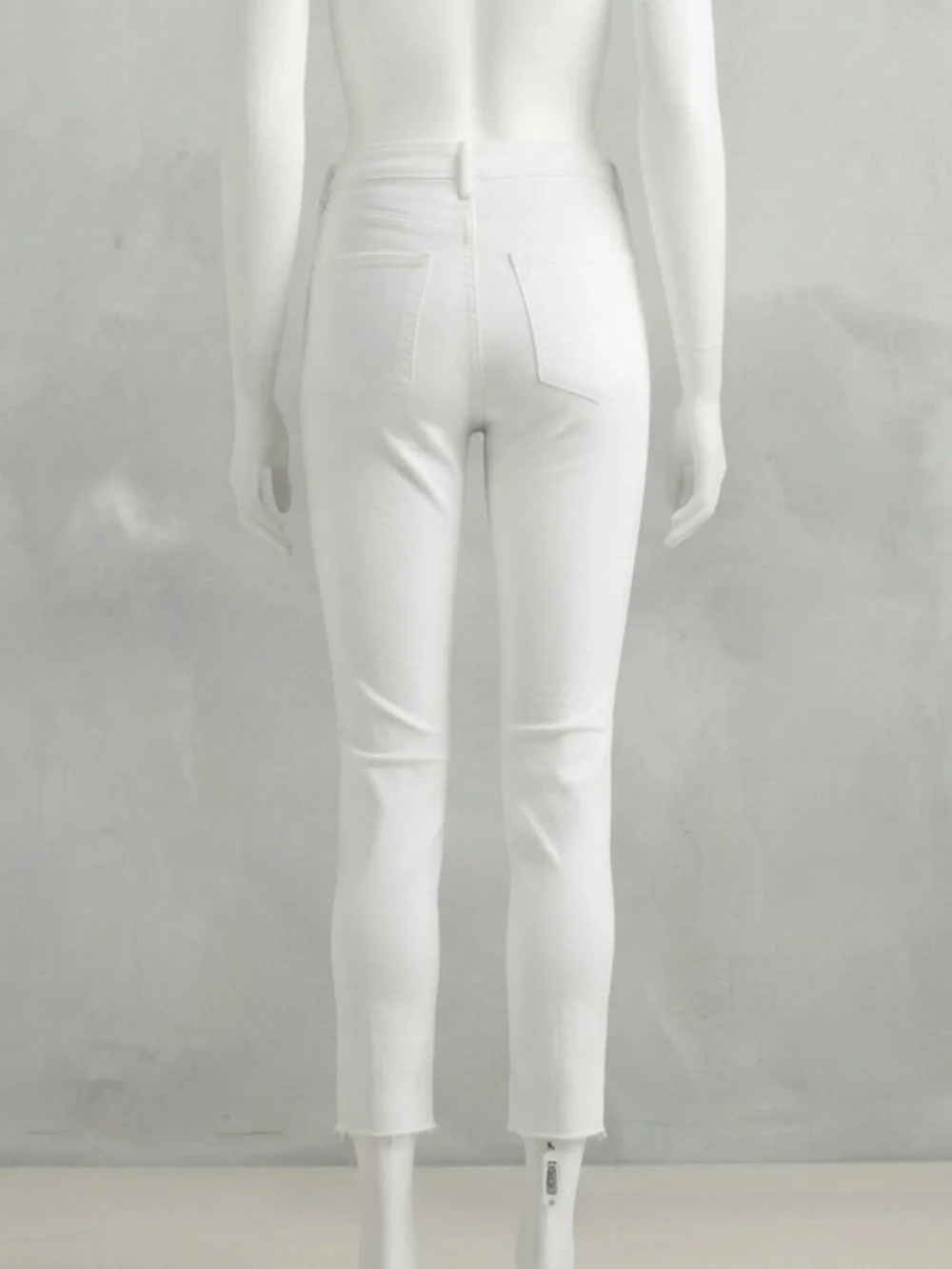 JOE'S Jeans FLAWLESS The Charlie - High Rise Skinny Crop - Size 30